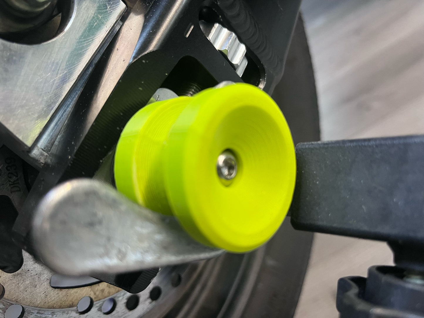 Kit di 4 Tamponi Ruota per Moto e Pit Bike – Compatibili con Tutti i Cavalletti Alzaruota Col. Giallo fluo